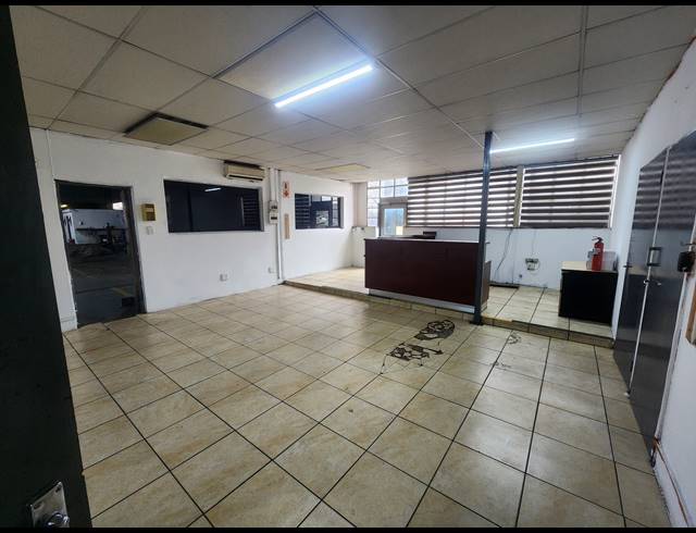 1,108M² WAREHOUSE TO LET IN WADEVILLE